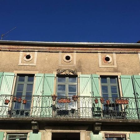 Appartement De 75 M2 Dans Maison Familiale Saint-Antonin Exterior photo